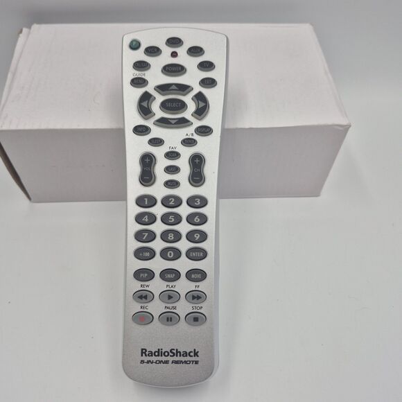 VINTAGE RADIO SHACK  5-IN-ONE : TV CBL/SAT VCR DVD AUX REMOTE - Picture 1 of 4